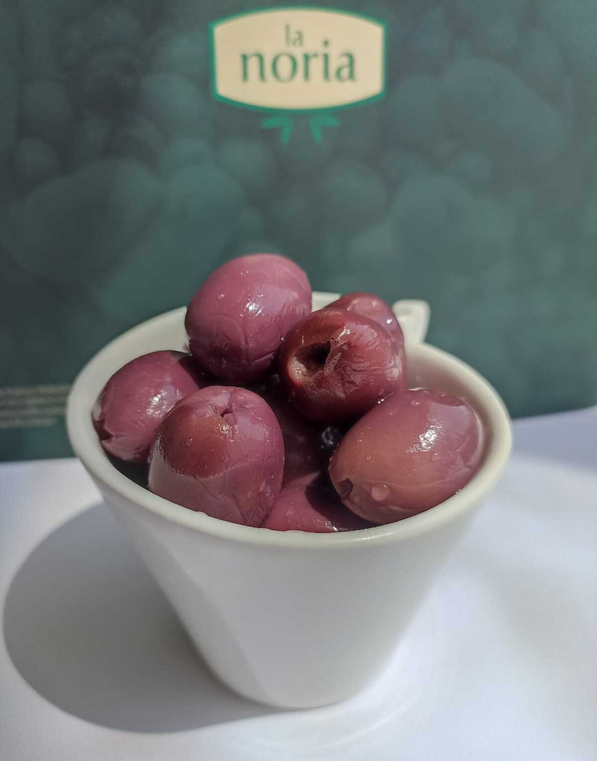 ACEITUNA NEGRA DESHUESADA VARIEDAD SEVILLANA/AZAPA EN SALMUERA